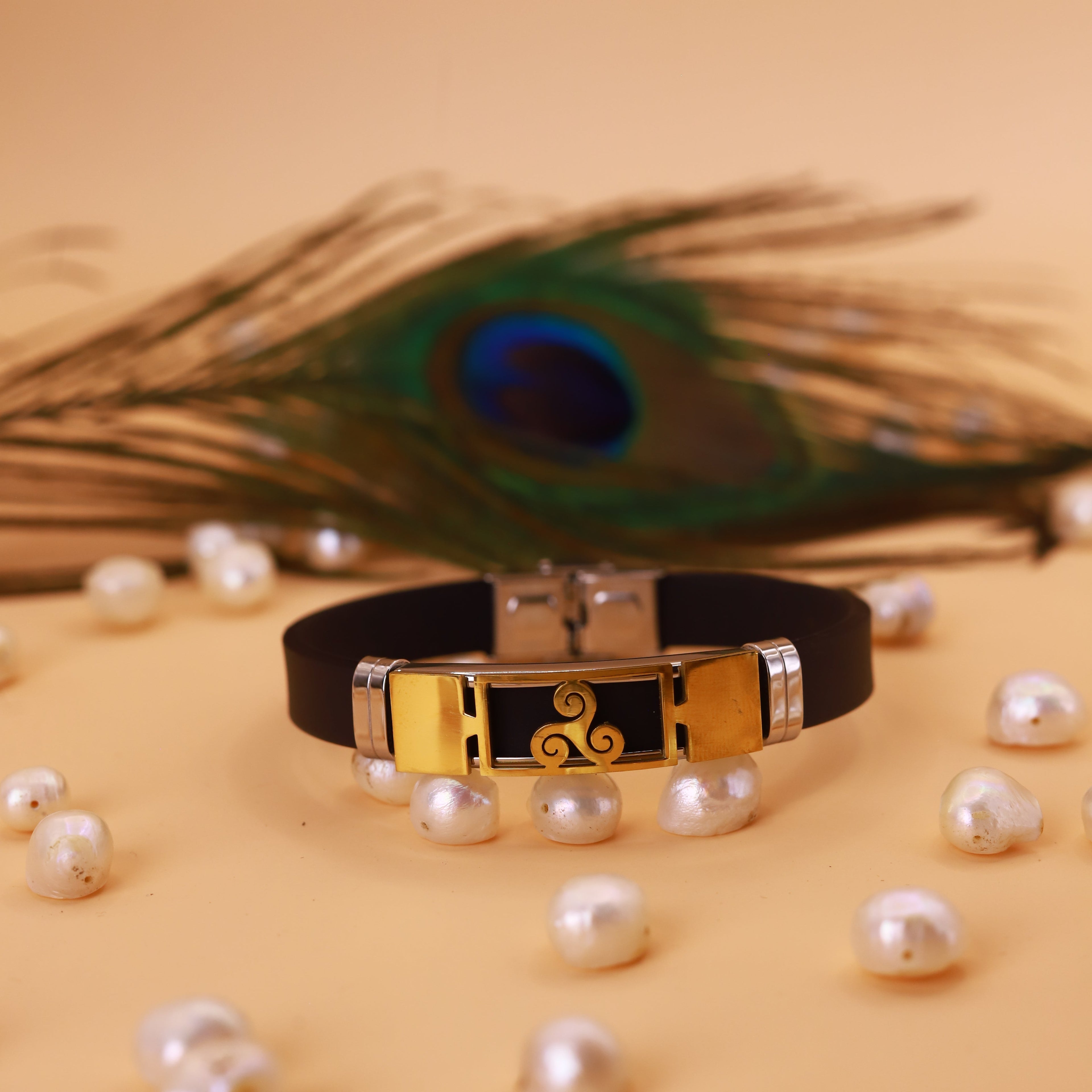 Bracelet 104